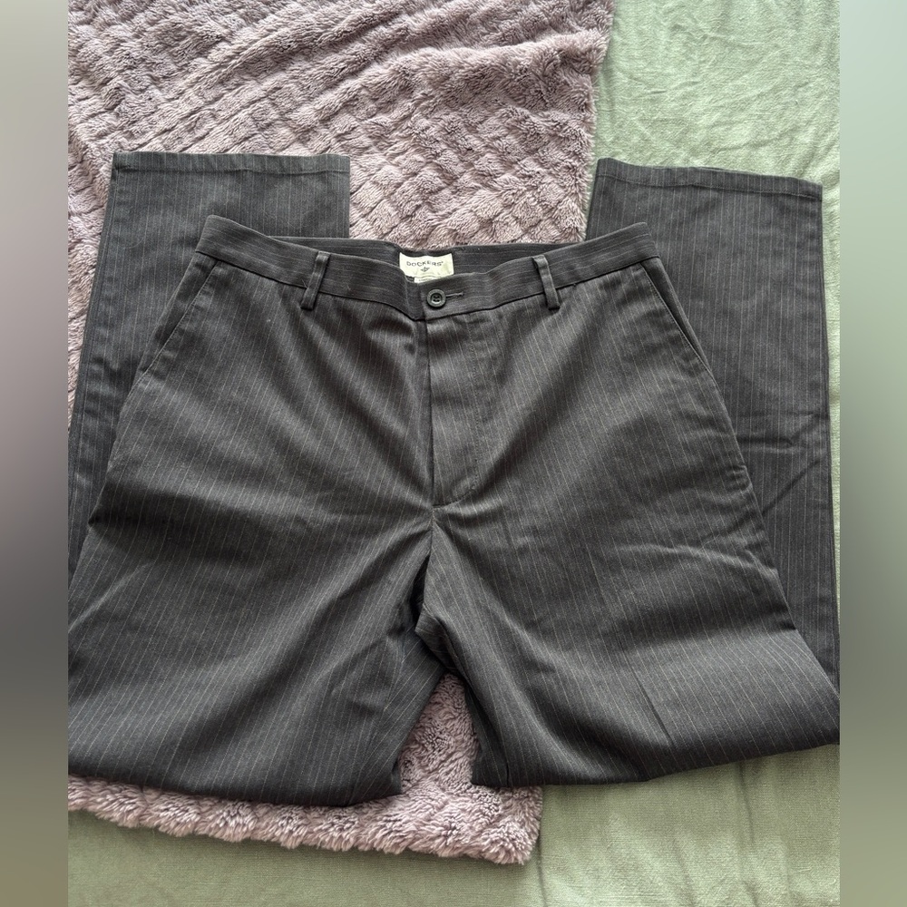 Dockers Men's Striped Grey Chinos